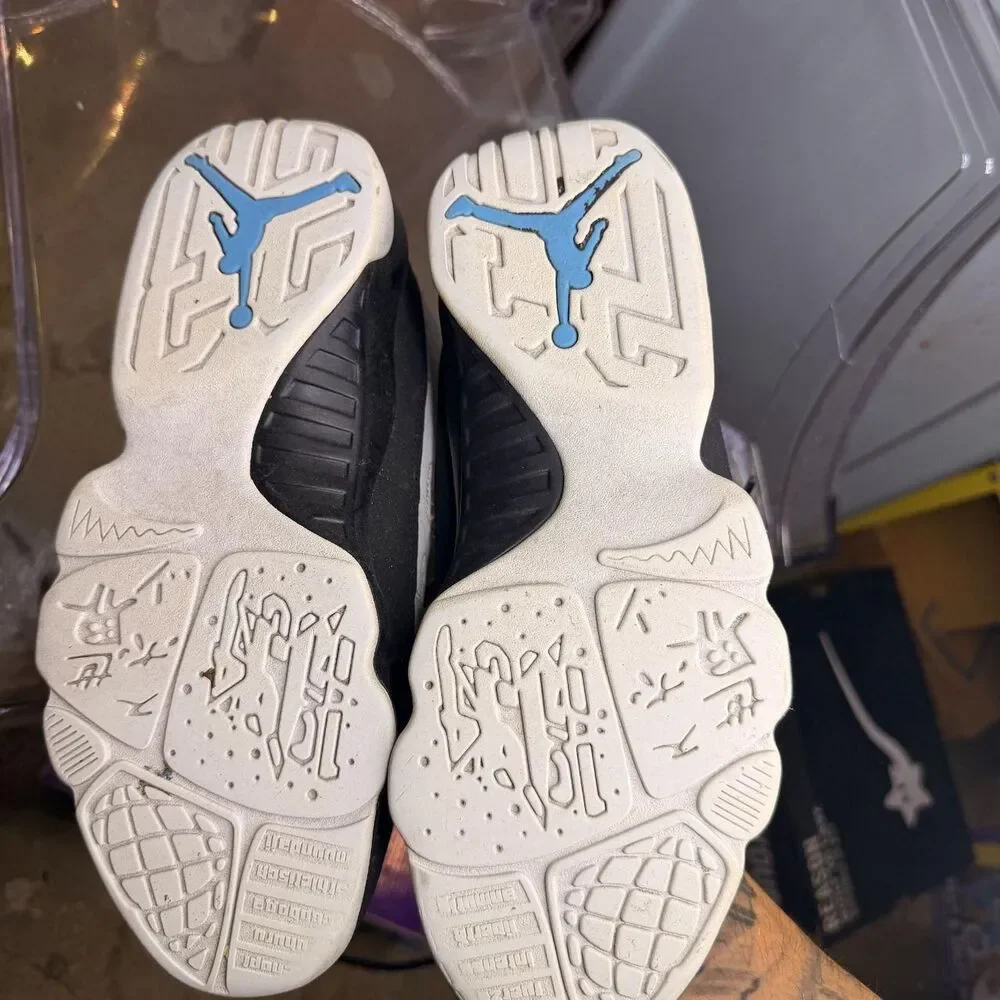 Jordan Men's White and Blue Trainers